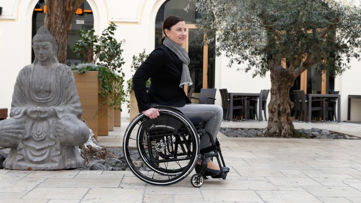 Avantgarde manual adult wheelchair