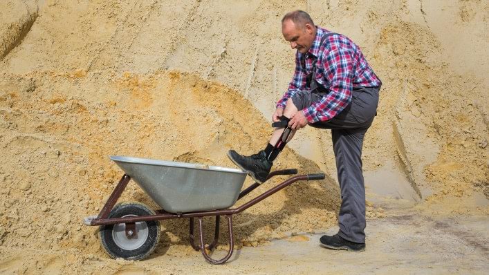 man adjusting Agilium Freestep while at work