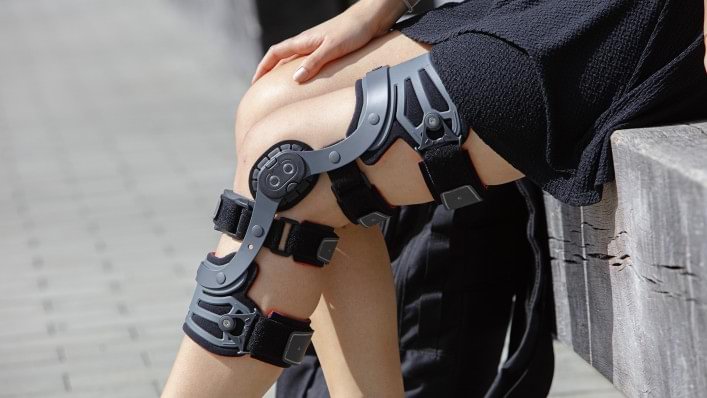 Ottobock’s Genu Arexa knee brace on a patient’s leg