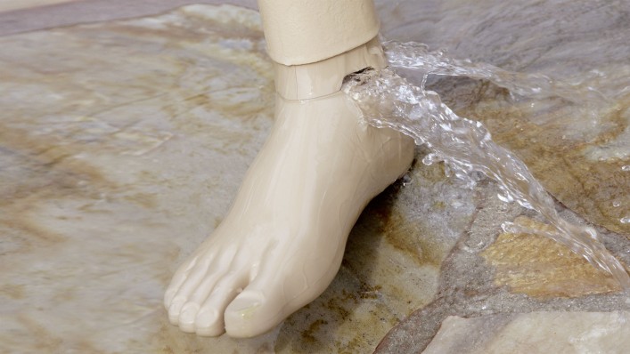 Water escaping from the prosthesis